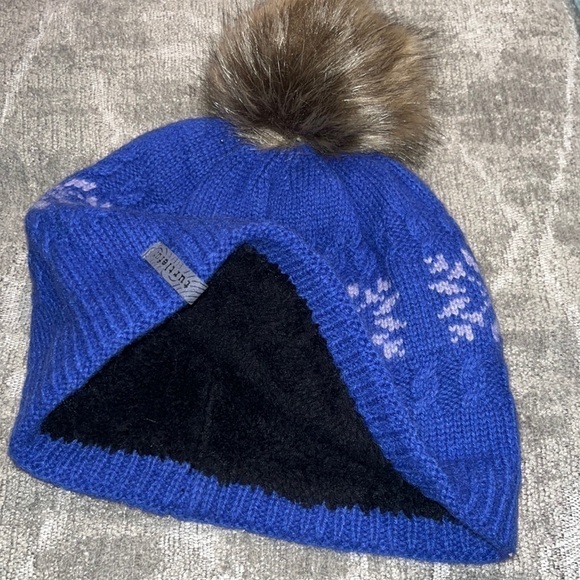 Turtle Fur Leira Lambswool Pom Winter Hat - Picture 4 of 4